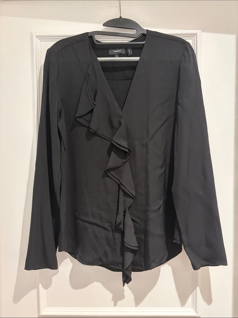 Theory Black Ruffle-Trim V-Neck Long Sleeve Blouse 100% silk